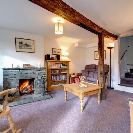 Rose * Chapel Stile
